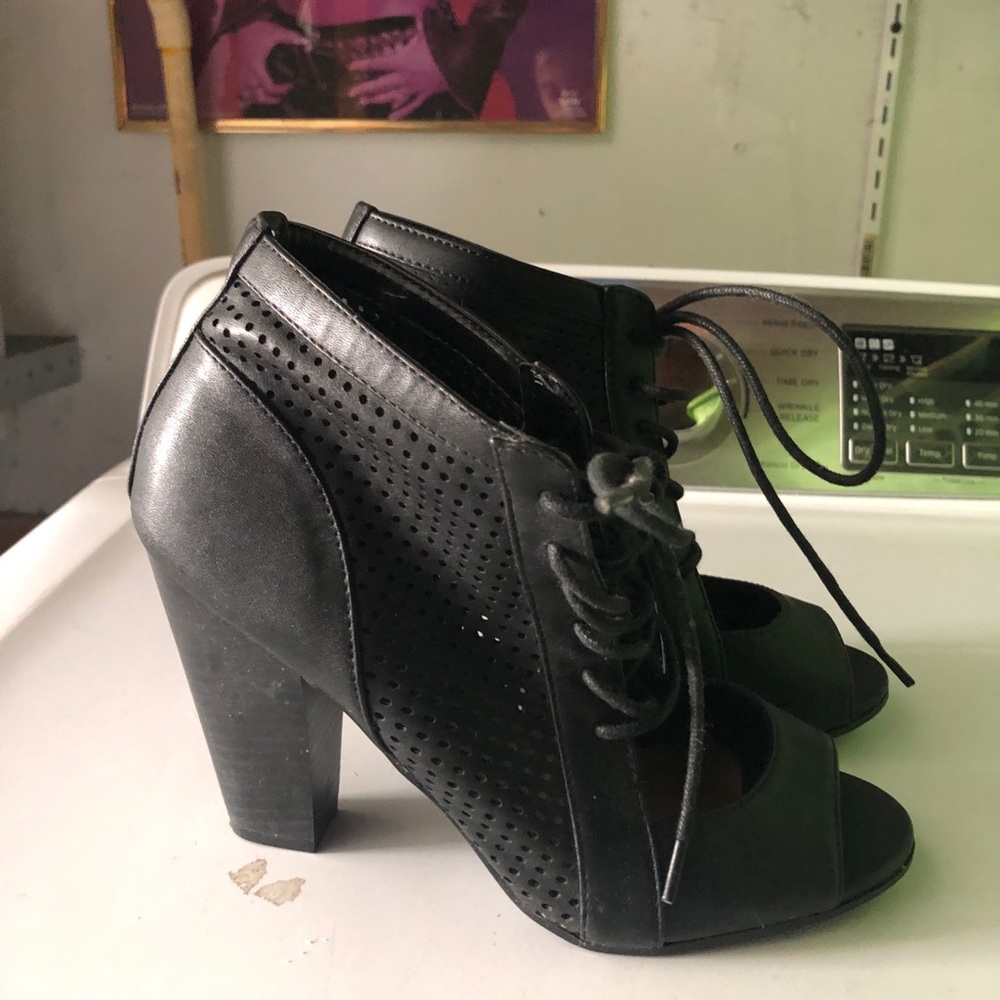 Heels - Picture 2 of 6